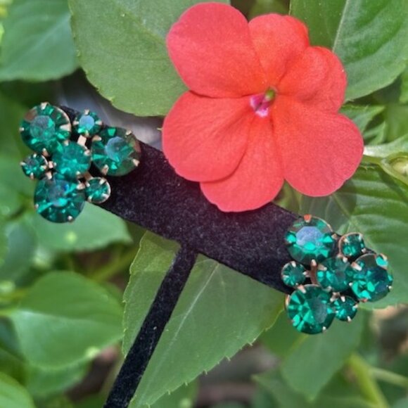 ALBERT WEISS GREEN Rhinestone Cluster EARRINGS - Picture 1 of 10